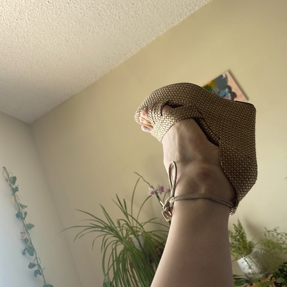 Jeffrey by Jeffrey Campbell platform sandals/espadrilles - Picture 7 of 7